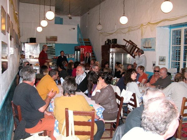 Lulu's Taverna 2007 - feeding time.